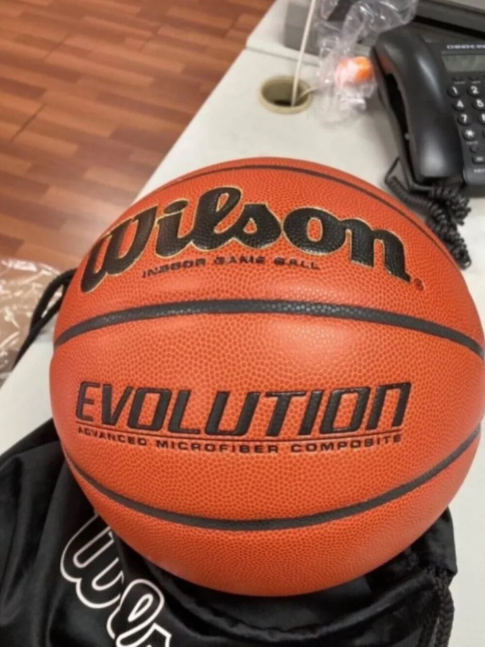 Wilson Evolution Official Game Ball Size 7 / 29.5’ Basketball